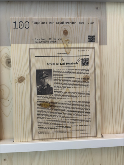 Infotafel über Karl Steinbuch und dessen teils weniger ruhmreiche Vergangenheit.