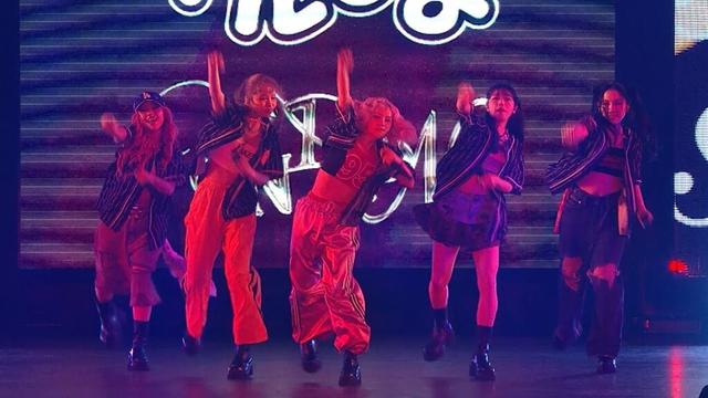 松田元太の実妹・KOKORO所属のUN1CON、熱量全開のキレキレダンスで会場圧倒！スペシャルステージで豪華コラボ　『Rakuten GirlsAward 2025 S/S』