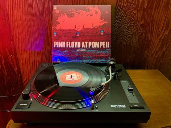 now spinning:
Pink Floyd - Pink Floyd At Pompeii MCMLXXII (2 LP)