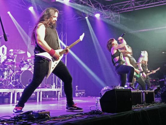 Lutharo desde Canadá, melodeath poweroso, diría yo