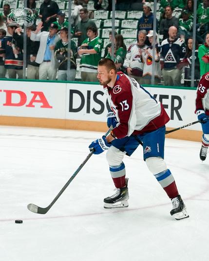 Val Nichushking durin warmups