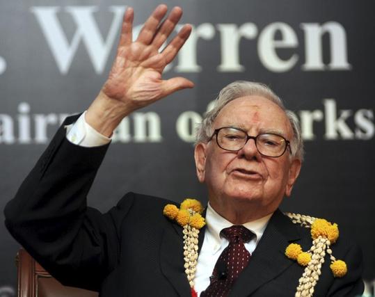 El 'Oráculo de Omaha' deja su conglomerado financiero creado hace seis décadas en manos de Greg Abel, a quien había nombrado su sucesor