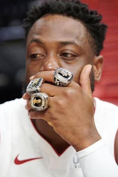 I NEVER want to see James Harden compared to D-Wade. One is a perennial playoff choker. And the other is 3-TIME CHAMP 🏆🏆🏆.