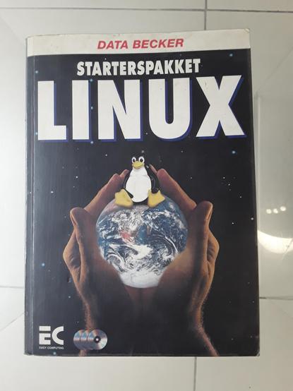 Photo of a book. Title "Linux Starterspakket"