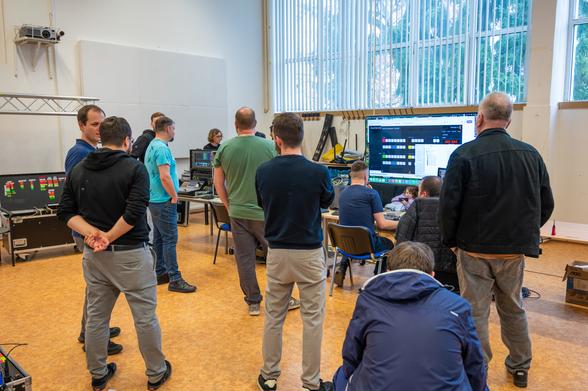 Fotografie ze srazu. Diskuze ve stoje u techniky.
Školicí centrum Silicon Hill - Praha, Strahov

Více o akci: https://f.cz/@profi_livestreaming_czsk/114206151259438614