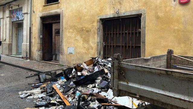 Una dona i la seva filla menor d'edat han estat traslladades a l'hospital amb símptomes d'intoxicació per fum (ACN)