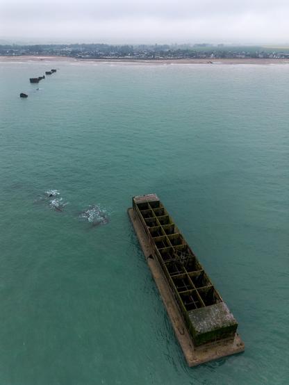 The same structure, minutes before. This is a perspective view from the sea, looking inshore.