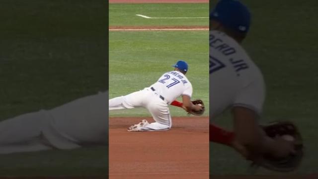 Gold Glove Guerrero 😳