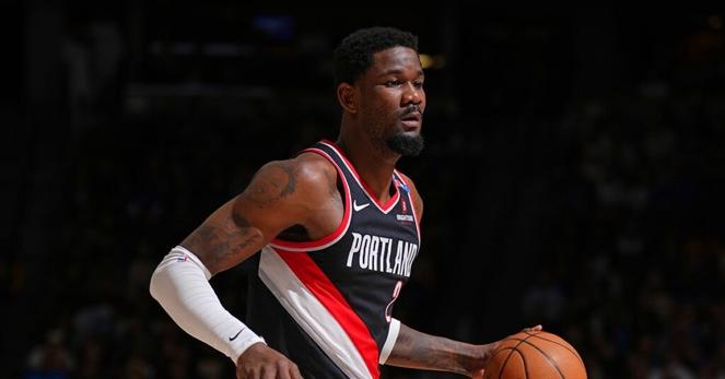 Deandre Ayton Spends a Season Proving He’s Deandre Ayton