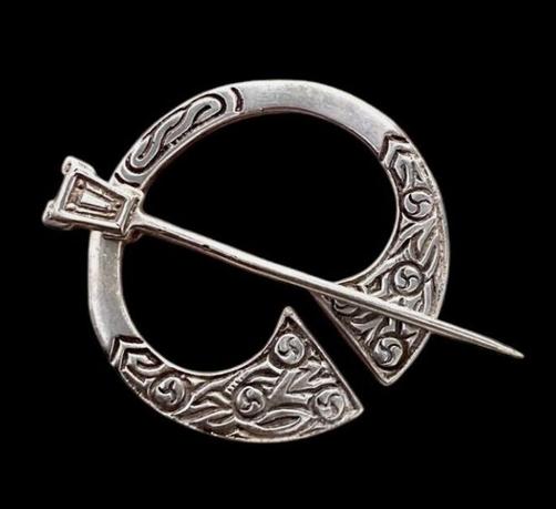 Sterling silver penannular brooch made in Glasgow in 1945