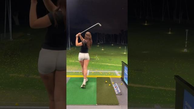 Amazing Golf Swing you need to see | Golf Girl awesome swing | MOLLIE LOUISE WHITE