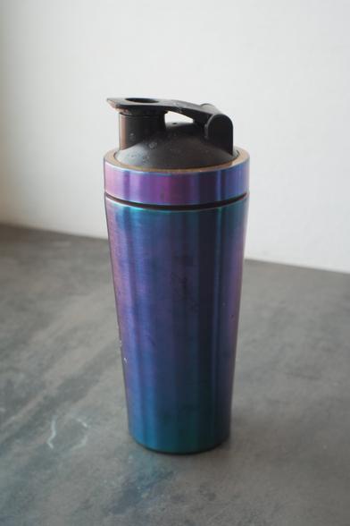 Photo de ma gourde, elle est violette et bleue