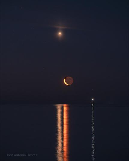 APOD for 2025-05-05 - Planet Lines Across Water