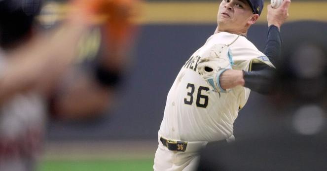 Myers strong, offense pulls through in 5-1 win over Astros