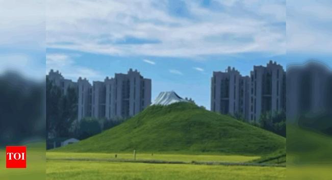 Fake it till you flake it: China’s painted ‘Mount Fuji’ leaves tourists frosty |