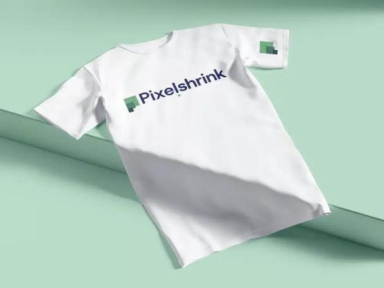 White-t-shirt with Pixelshrink written across it