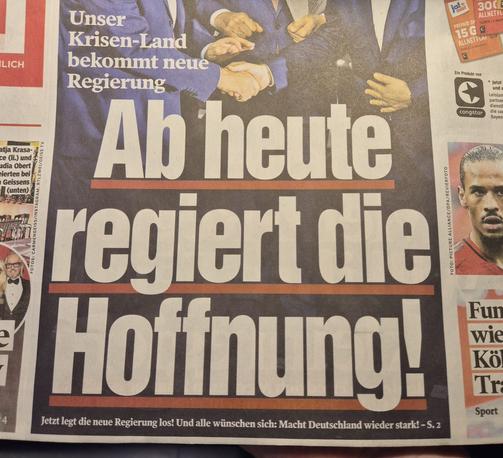 Foto der Bild-Titelseite mit der Schlagzeile "Ab heute regiert die Hoffnung!"