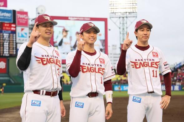 Rookie duo off to hot starts at plate in new NPB campaign