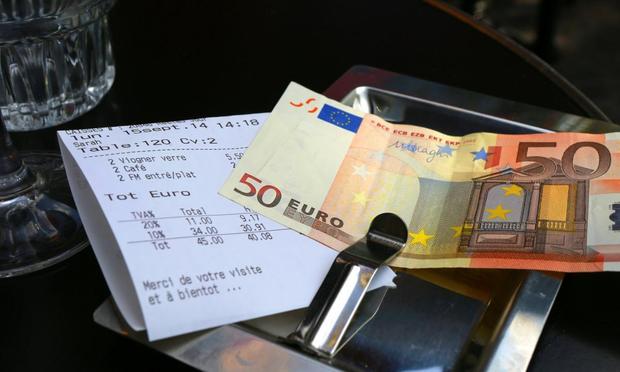 Una cuenta en un restaurante. (GETTY)