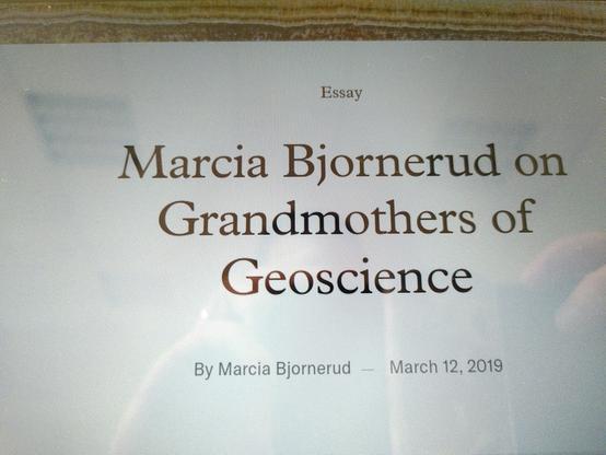Photo d'un detail d'écran d'ordinateur montrant le titre d'un essai de Marcia Bjornerud sur les pionnières des géosciences