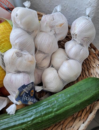 Knoblauch.
Familien-Jahresbedarf.