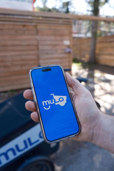 The app Mulo on an iPhone / l'application Mulo sur un iPhone.