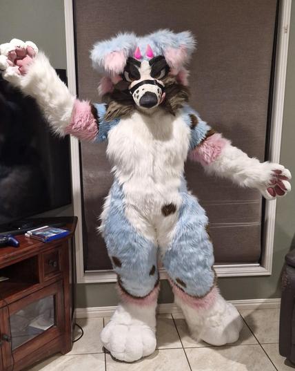 Standing pose arm out