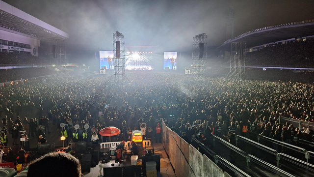 A photo showing 40 thousand fans in a stadium rocking with System of a Down in their first show of Wake Up Tour in Brazil, 2025.