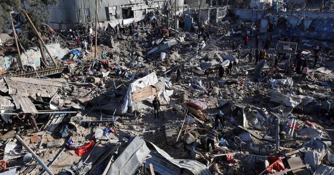 イスラエル軍、ガザ市の学校・市場を攻撃　少なくとも48人死亡 | ロイター