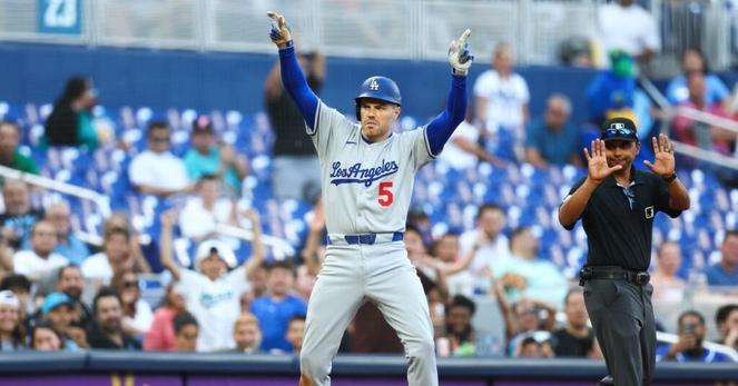 Dodgers score: Offense explodes late in 10-1 romp over Marlins
