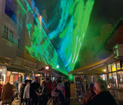 Plakatausschnitt Rote sterne überm Feld