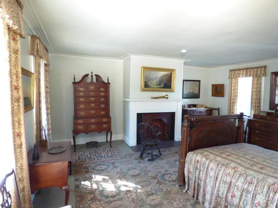 bedroom with Georgian furniture