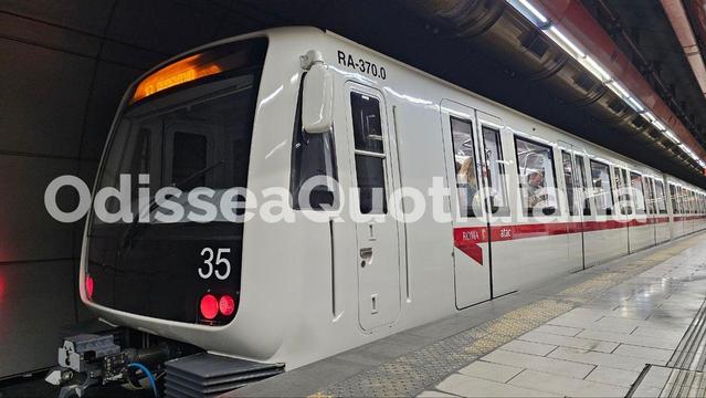🚇 #MetroA – È rientrato in servizio il sesto treno revisionato della serie CAF 300.
Il treno 369-370 ha completato la revisione generale prevista dalla normativa, all’interno del programma di manutenzione dei 51 convogli in flotta.
Si tratta di operazioni fondamentali per garantire affidabilità, sicurezza e continuità del servizio di trasporto pubblico urbano.
Ad oggi, 6 treni sono stati revisionati, mentre 45 restano da completare.
Maggiori informazioni e approfondimenti tecnici qui: