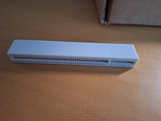 PCI straddle mount connector