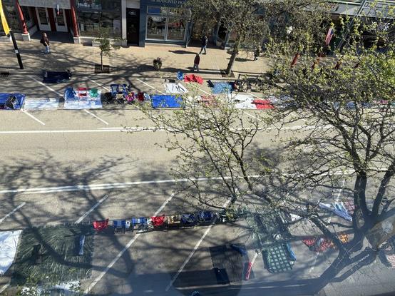 8th Street in Holland, from above, without cars.