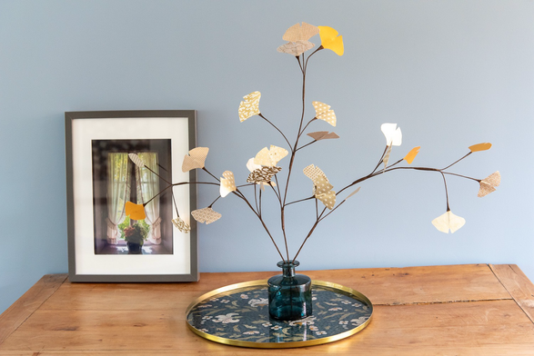 Vase de gingko doré