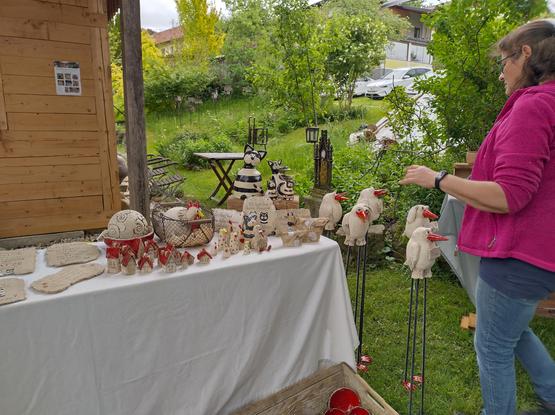 Keramik Tiere und Schilder, mit lustigen Sprüchen.