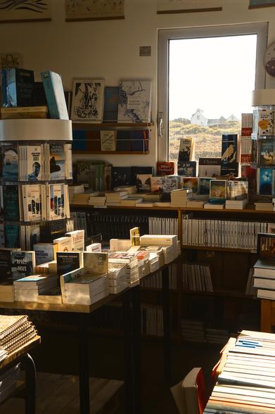 Librairie, café Monsieur Papier, pointe du Raz, Finistère, Bretagne