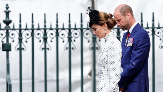 ウィリアム皇太子＆キャサリン妃、チャールズ国王夫妻とともに欧州戦勝記念日の礼拝に出席 | Vogue Japan