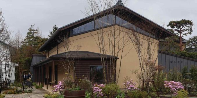 Entertainment-focused sake breweries pop up in Niigata, Japan
