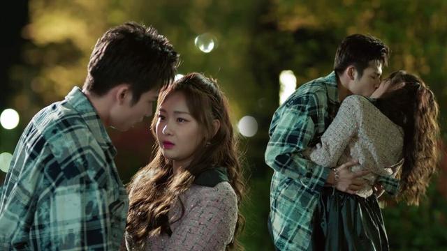 تسرق حبيب صديقتها المقربـة💔😱 ( ارواح ضائعة على الطريق )