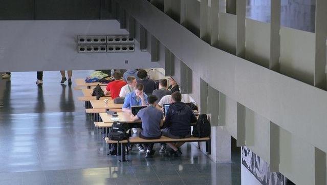 Expertes apunten que els joves perceben el feminisme com un atac (3Cat)