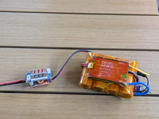Diy LiFePo4 4S cell with a Daly BMS, finally charging after fixing one cell.