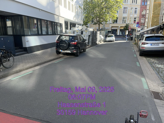 Fahrradstrasse & Veloroute regelmäßiges Illegales Abstellen durch Die Autogewalt Blockade