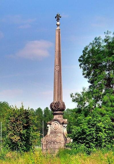 Pyramide de Fontenoy à #Cysoing (#Nord) Pyramide de Fontenoy : classement par liste de 1840.
Suite 👉 https://monumentum.fr/monument-historique/pa00107444/cysoing-pyramide-de-fontenoy
#Patrimoine #MonumentHistorique
Photo CC-BY-SA 4.0 : Velvet