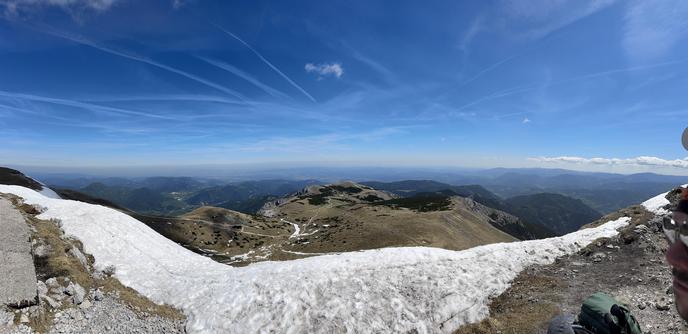 Panroamaaufnahme mit Blickrichtung Waxriegel am Schneeberg