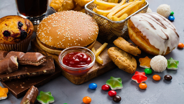 La publicitat d'aliments poc saludables afecta els nens, segons un estudi de la Universitat de Liverpool (iStock)