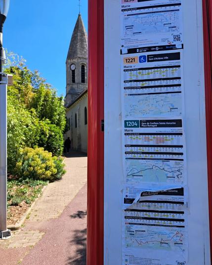 horaires de bus devant l'église