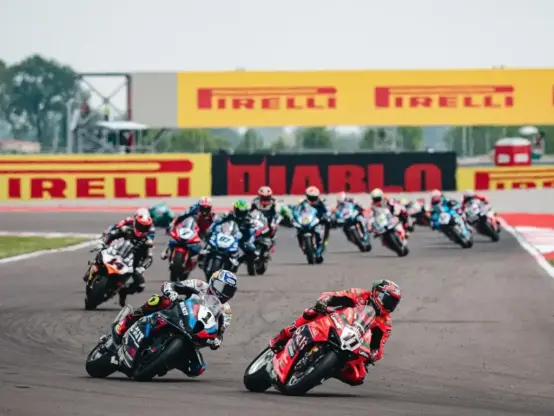 WSBK第4戦イタリアレースレポート／ブレガが今季2度目の3レース勝利を飾る - Webikeプラス