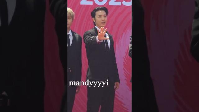 Super Junior Donghae at Pink Carpet in SMTOWN LA 💙 #superjunior #suju #siwon #donghae #smtown
